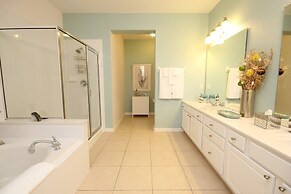 6-203 3 Bedroom Condo by RedAwning