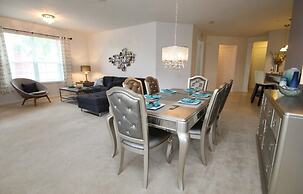 6-203 3 Bedroom Condo by RedAwning