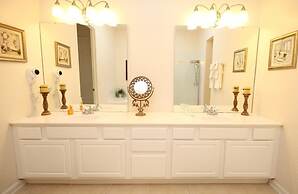 Pool View Penthouse - New! 3 Bedroom Home by RedAwning