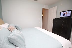 Lake View Paradise 3 Bedroom Condo by RedAwning