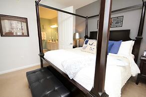 Lake View Paradise 3 Bedroom Condo by RedAwning