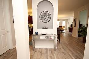 Lake View Paradise 3 Bedroom Condo by RedAwning