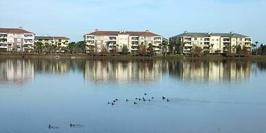 Lake View Paradise 3 Bedroom Condo by RedAwning