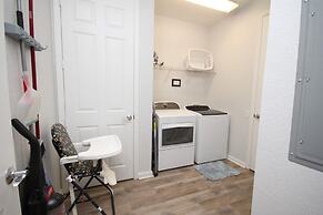 Lake View Paradise 3 Bedroom Condo by RedAwning