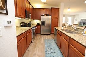 Lake View Paradise 3 Bedroom Condo by RedAwning