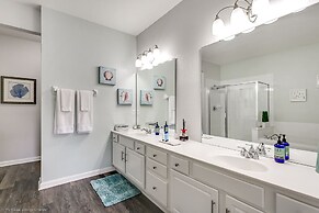 Miranda's Gem Deluxe 3 Bedroom Condo by RedAwning