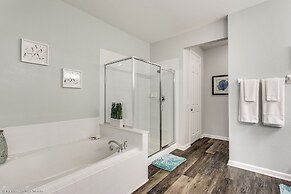 Miranda's Gem Deluxe 3 Bedroom Condo by RedAwning