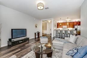 Miranda's Gem Deluxe 3 Bedroom Condo by RedAwning