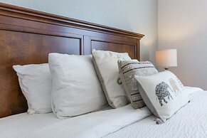 Casa Maria Luxurious 3 Bedroom Condo by RedAwning