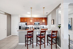 Vero`s Gem Deluxe 3 Bedroom Condo by RedAwning