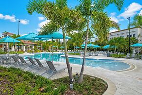 Vero`s Gem Deluxe 3 Bedroom Condo by RedAwning