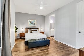 Vero`s Gem Deluxe 3 Bedroom Condo by RedAwning