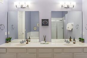 Casa Luna Deluxe 3 Bedroom Condo by Redawning