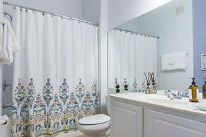 Casa Luna Deluxe 3 Bedroom Condo by Redawning