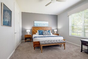 La Vista Lakeview Deluxe 3 Bedroom Condo by RedAwning
