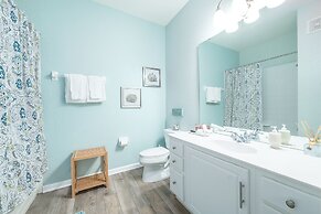 La Vista Lakeview Deluxe 3 Bedroom Condo by RedAwning