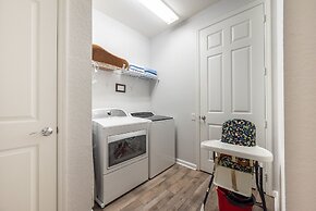 La Vista Lakeview Deluxe 3 Bedroom Condo by RedAwning