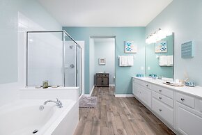 La Vista Lakeview Deluxe 3 Bedroom Condo by RedAwning