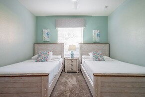 La Vista Lakeview Deluxe 3 Bedroom Condo by RedAwning