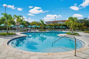 La Vista Lakeview Deluxe 3 Bedroom Condo by RedAwning