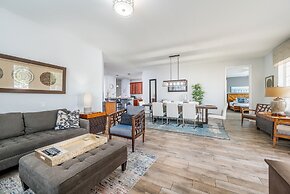 La Vista Lakeview Deluxe 3 Bedroom Condo by RedAwning