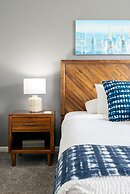 La Vista Lakeview Deluxe 3 Bedroom Condo by RedAwning