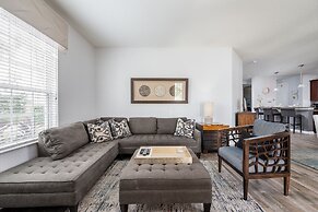 La Vista Lakeview Deluxe 3 Bedroom Condo by RedAwning