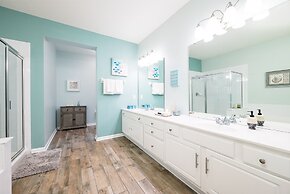 La Vista Lakeview Deluxe 3 Bedroom Condo by RedAwning