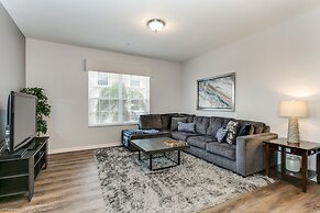 Spring Lakeview 3 Bedroom Condo by RedAwning