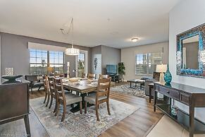 Spring Lakeview 3 Bedroom Condo by RedAwning