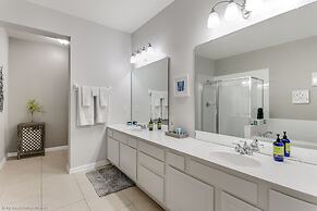 Spring Lakeview 3 Bedroom Condo by RedAwning