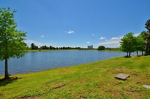 Spring Lakeview 3 Bedroom Condo by RedAwning