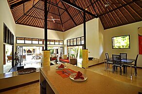 Two Bedrooms Villa With Private Pool, Large Landscape Garden and Kitch