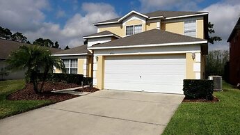 5 Beds With Private Pool Near Disney Parks 4703 5 Bedroom Home by RedA