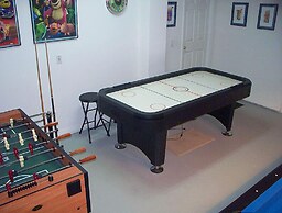 Fl Special!! Grand Cumbrian 4 Bedroom Villa by RedAwning