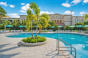 Casa Lucia Lakeview 3 Bedroom Condo by RedAwning