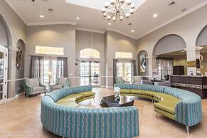 Casa Lucia Lakeview 3 Bedroom Condo by RedAwning