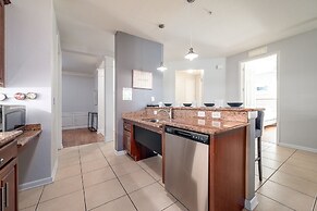 Casa Lucia Lakeview 3 Bedroom Condo by RedAwning