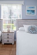 Casa Lucia Lakeview 3 Bedroom Condo by RedAwning