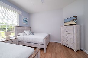 Casa Lucia Lakeview 3 Bedroom Condo by RedAwning