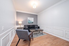 Casa Lucia Lakeview 3 Bedroom Condo by RedAwning