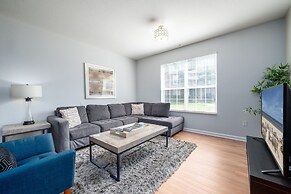 Casa Lucia Lakeview 3 Bedroom Condo by RedAwning