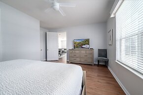 Casa Lucia Lakeview 3 Bedroom Condo by RedAwning