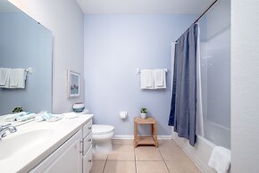 Casa Lucia Lakeview 3 Bedroom Condo by RedAwning