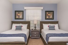 Casa Magnolias Deluxe 3 Bedroom Condo by RedAwning