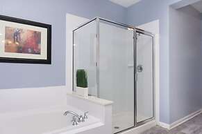 Casa Magnolias Deluxe 3 Bedroom Condo by RedAwning