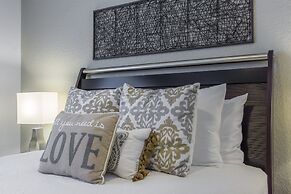 Casa Magnolias Deluxe 3 Bedroom Condo by RedAwning