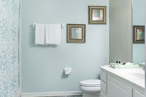 Casa Magnolias Deluxe 3 Bedroom Condo by RedAwning