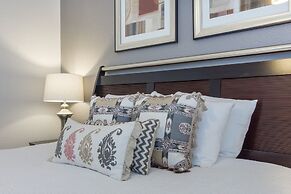 Casa Magnolias Deluxe 3 Bedroom Condo by RedAwning