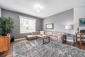 Orlando Palms Deluxe 3 Bedroom Condo by RedAwning